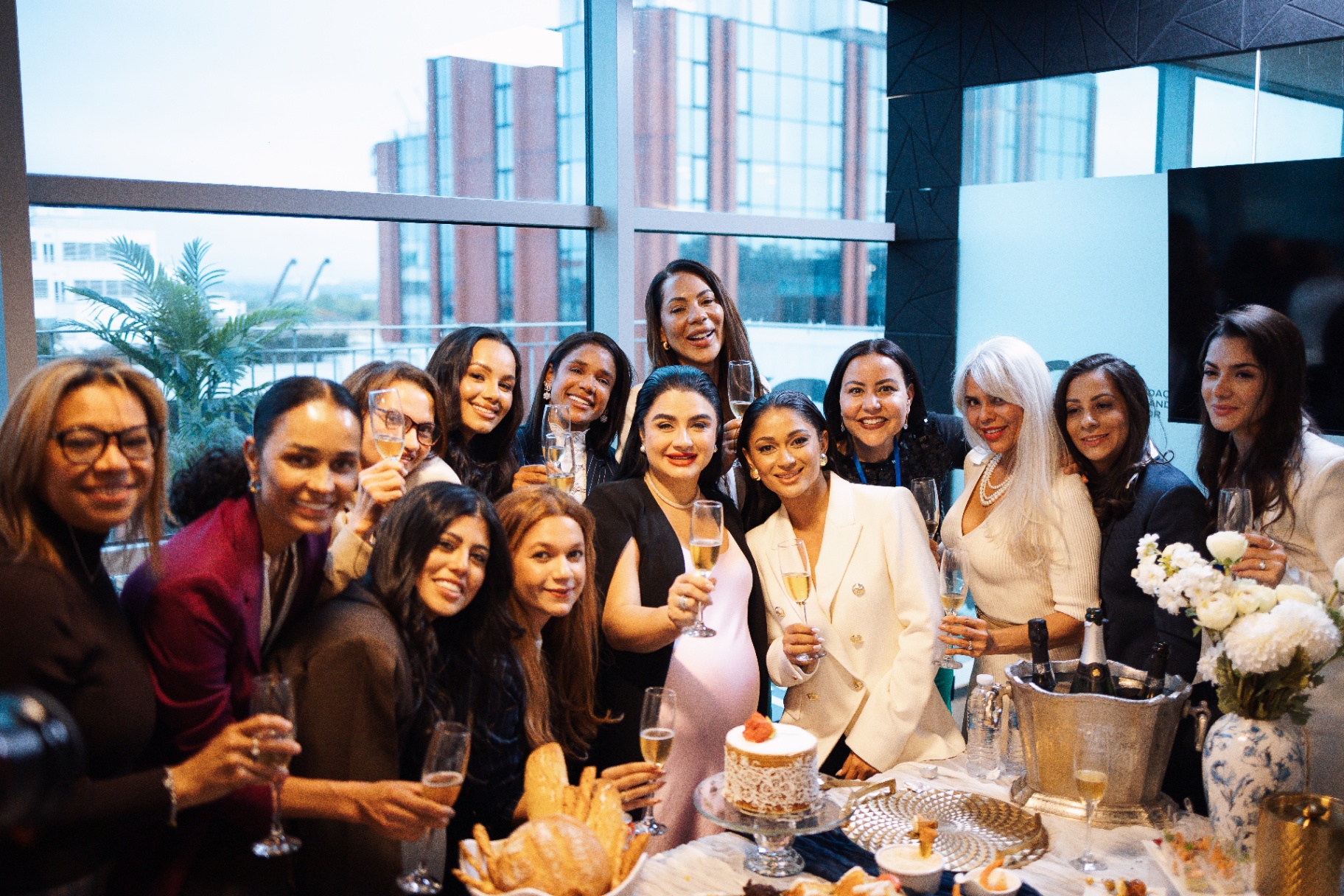 Foto coletiva das mulheres da Jornada do Posicionamento